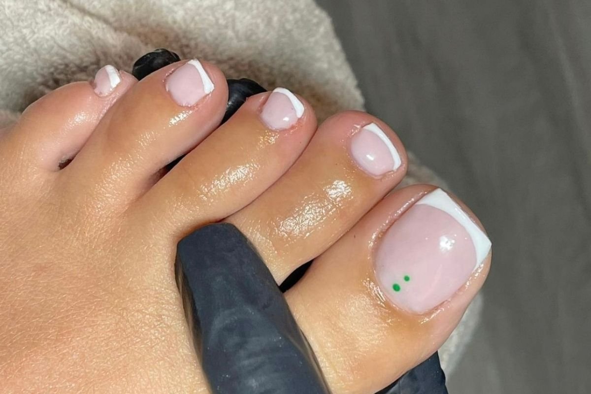 Gel French Pedicure-2c