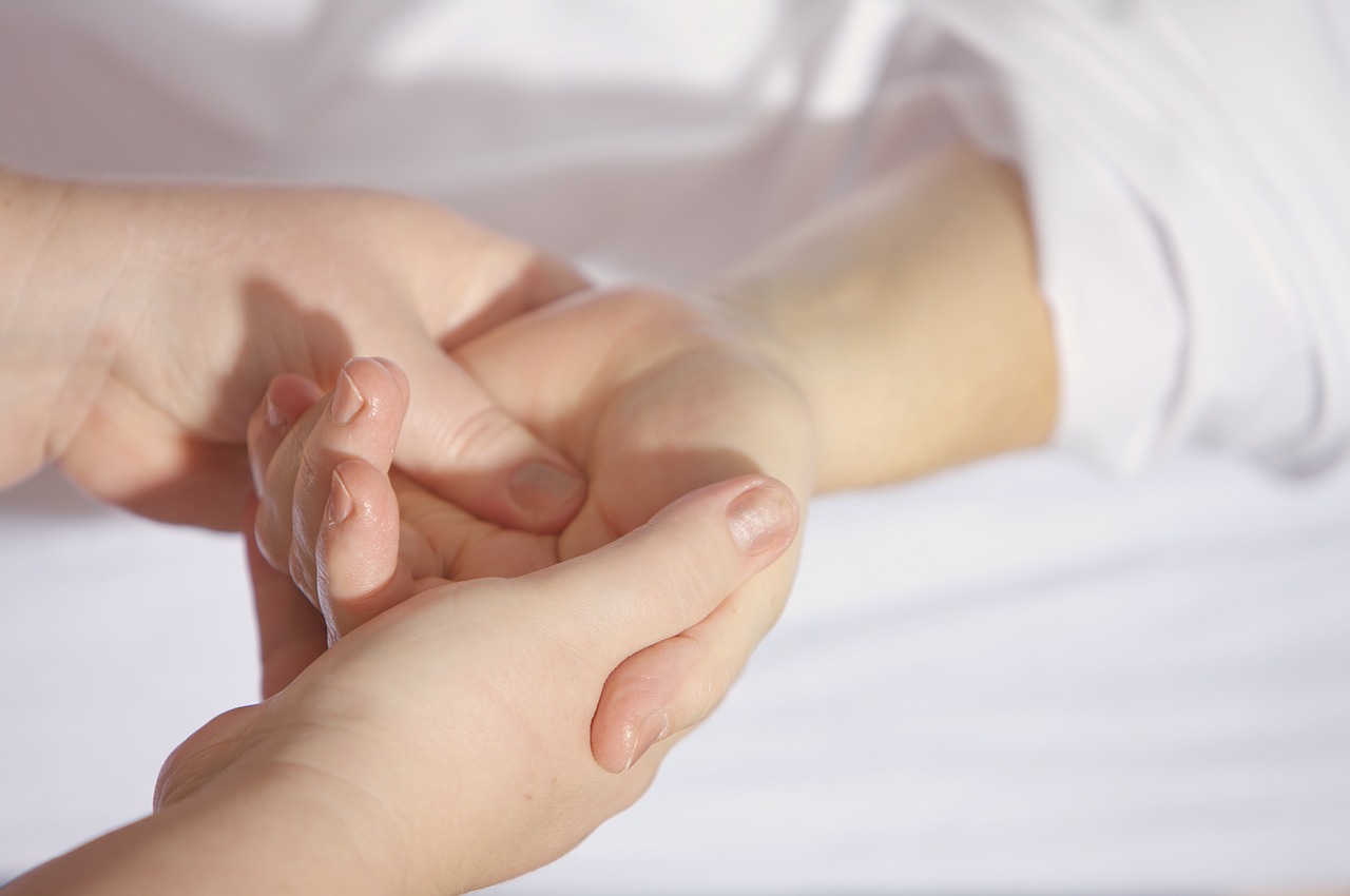 Hands Reflexology - 3c
