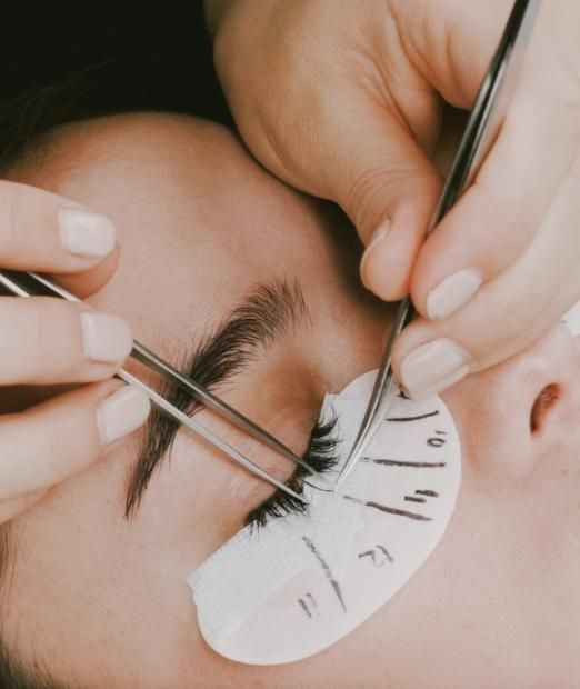Eyelash Extensions Salon In Dubai